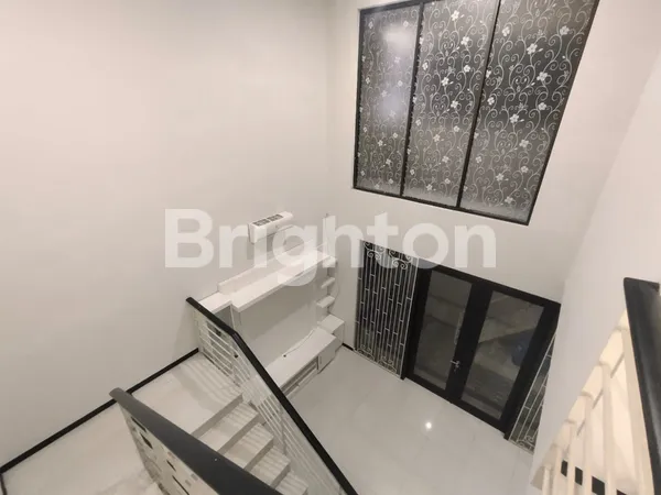 image RUMAH POJOK FULL BANGUNAN PANTAI MENTARI HAMPTON REGENCY TERAWAT DEKAT RAYA KENJERAN  (7)