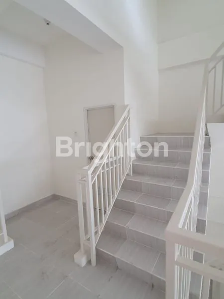 image RUKO PUNCAK DHARMAHUSADA 4 LANTAI LOKASI STRATEGIS DI MERR COCOK UNTUK KANTOR, BANK, DAN LAINNYA (2)