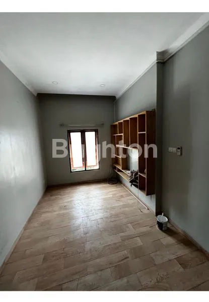 image RUMAH SOLOBARU LINGKUNGAN ELITE!!! SIAP PAKAI!! (3)