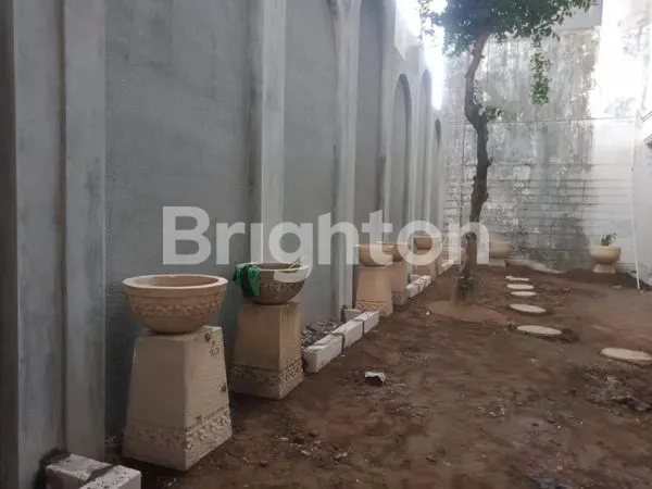 image RUMAH MEWAH BERGAYA CLASSIC AMERICAN (2)