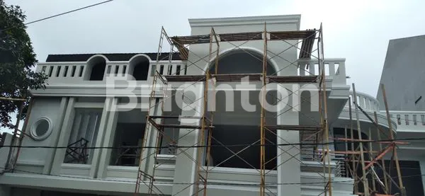 image RUMAH MEWAH BERGAYA CLASSIC AMERICAN (6)