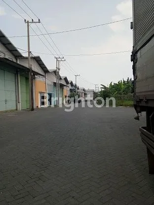 image GUDANG SIAP HUNI, TERAWAT, TERLETAK DI PERGUDANGAN  & INDUSTRI MEIKO ABADI V, KEAMANAN 24 JAM (2)