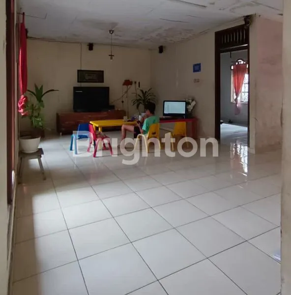 image RUMAH 2 LANTAI ASRI NYAMAN DAN STRATEGIS (8)