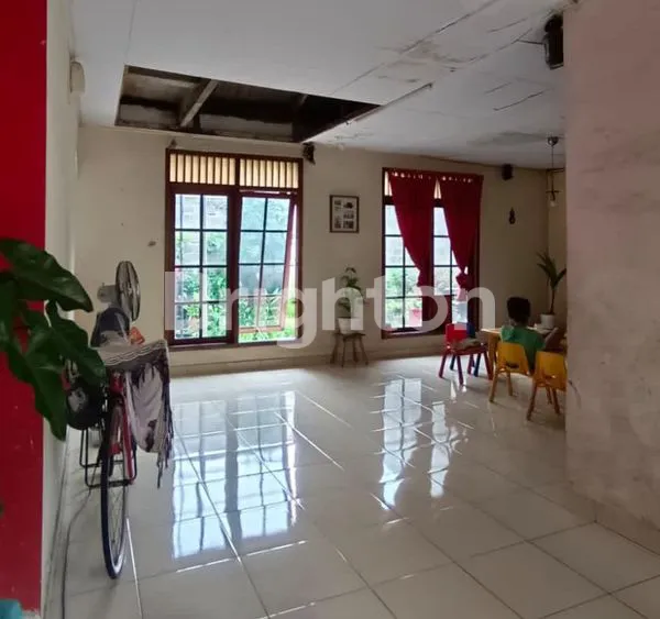 image RUMAH 2 LANTAI ASRI NYAMAN DAN STRATEGIS (2)
