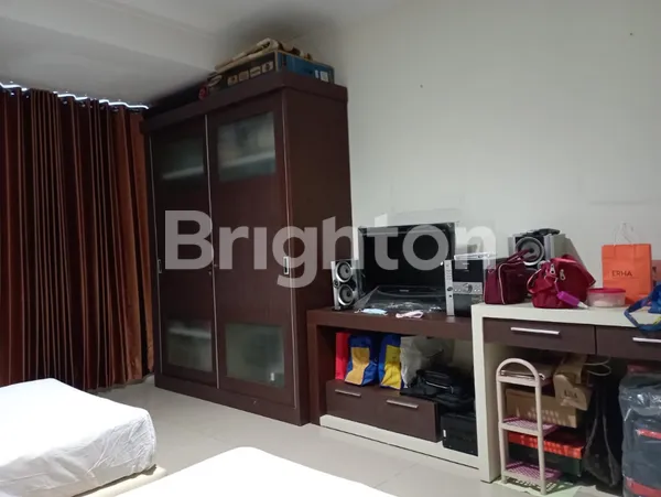 image FURNISHED STUDIO APARTEMEN 5 MENIT KE KAMPUS PETRA (2)