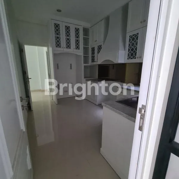 image RUMAH MEWAH AMERICAN STYLE DI TAMANSARI HILLS (8)