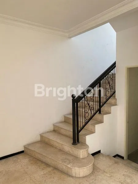 image RUMAH 2 LANTAI SIAP HUNI DEKAT MERR KLAMPIS MANYAR ARAYA KERTAJAYA GALAXY MALL ITS ITATS (5)