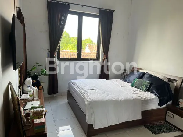 image RUMAH MINIMALIS 3 LANTAI SIAP HUNI JIMBARAN (2)