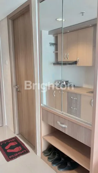 image APARTEMEN FULL FURNISHED STRATEGIS SELANGKAH KE TOL (6)