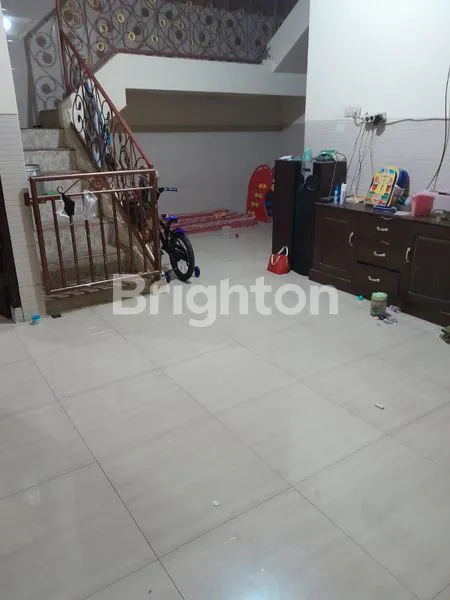 image RUMAH 2 LANTAI TERAWAT MEDOKAN UTARA PANDUGO RUNGKUT SURABAYA (2)
