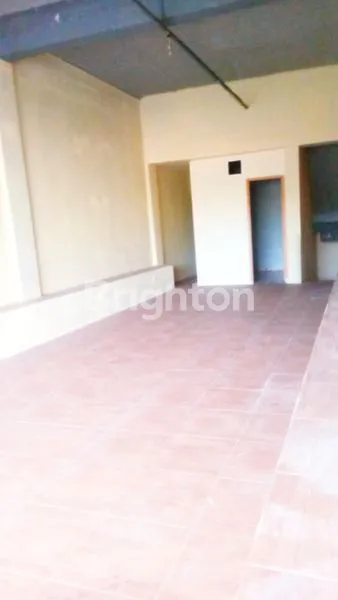 image RUKO 3LANTAI FULL SIAP HUNI PINGGIR JALAN RAYA , JELAMBAR JAKARTA BARAT GROGOL  (1)