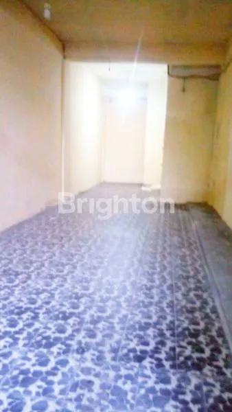 image RUKO 3LANTAI FULL SIAP HUNI PINGGIR JALAN RAYA , JELAMBAR JAKARTA BARAT GROGOL  (4)