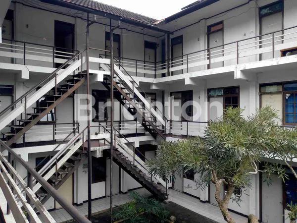 image RUMAH KOST LAMA DI SAYAP JALAN CIUMBULEUIT KOTA BANDUNG JAWA BARAT. DEKAT UNIVERSITAS KATOLIK PARAHYANGAN. (2)
