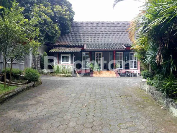 image RUMAH KOST LAMA DI SAYAP JALAN CIUMBULEUIT KOTA BANDUNG JAWA BARAT. DEKAT UNIVERSITAS KATOLIK PARAHYANGAN. (6)