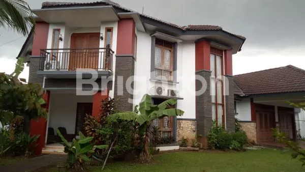 HUNIAN HOOK MEWAH NYAMAN DAN ASRI DI KOMPLEK JATIWARINGIN