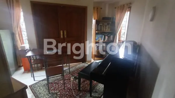 image HUNIAN HOOK MEWAH NYAMAN DAN ASRI DI KOMPLEK JATIWARINGIN (2)