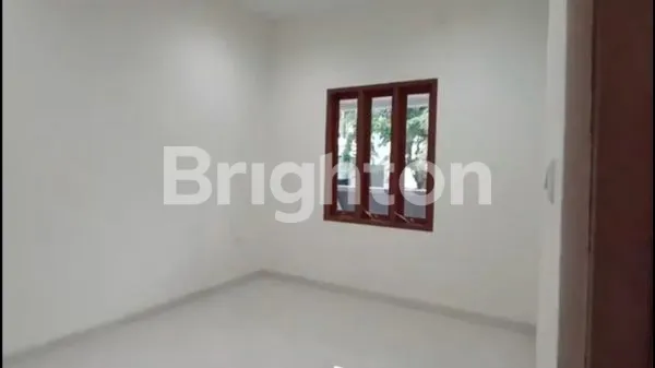 image RUMAH SIAP HUNI DEKAT PETRA KERTAJAYA DHARMAHUSADA KLAMPIS MERR WISMA MUKTI GALAXY MALL (5)