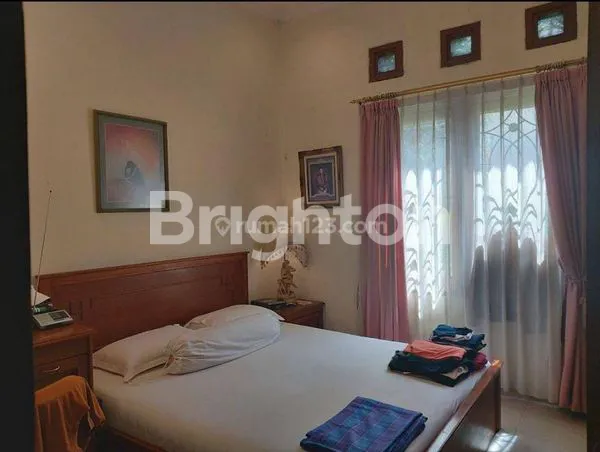 image RUMAH MEWAH DI GENTAN (4)