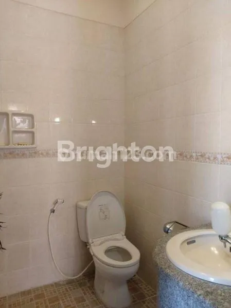 image RUMAH MEWAH DI GENTAN (6)