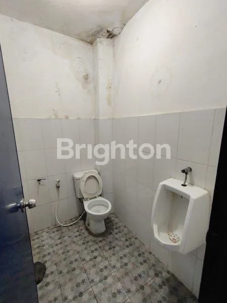 image RUKO 3 LANTAI SIAP PAKAI DI PUSAT KOTA DI RAYA KEDUNGDORO (8)