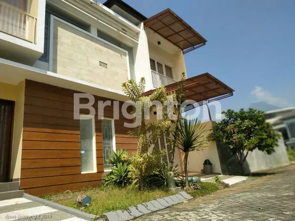 image VILLA CANTIK MINIMALIS SIAP HUNI 3LT DAERAH BATU -  MALANG (2)
