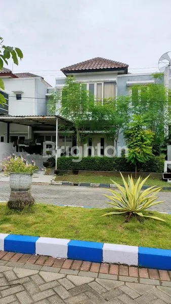 image RUMAH 2 LANTAI TERLETAK DI JALAN UTAMA KOMPLEK RAYAN REGENCY (1)