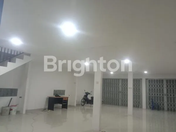 image 2 BANGUNAN DEALER + RUKO DI JALAN UTAMA JENDRAL SOEHARTO (6)