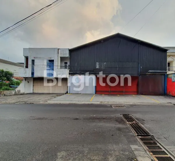 TEMPAT USAHA LOKASI DI RAYA LONTAR BAGUS