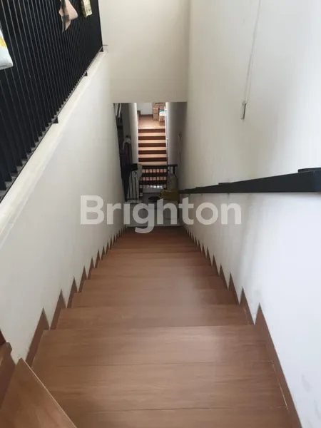 image RUMAH TAMAN INTERNASIONAL 1 CITRALAND SURABAYA (7)