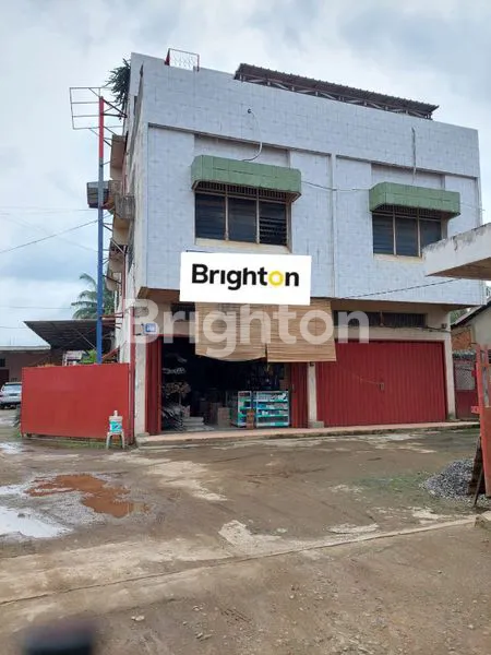 LOKASI STRATEGIS PINGGIR JALAN UTAMA