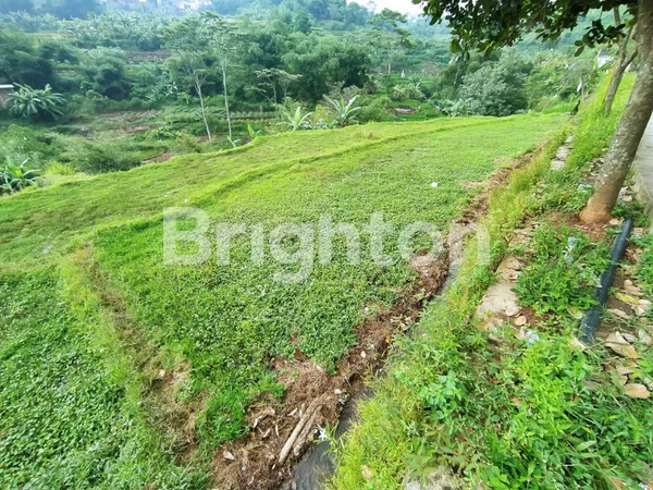 LAHAN DOWNSLOPE DENGAN PEMANDANGAN CITY VIEW DI UJUNG BERUNG - BANDUNG