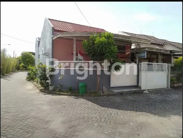 image RUMAH SIAP HUNI DRIYOREJO - GRESIK (3)