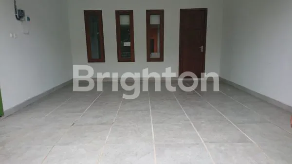 image RUMAH BARU DAN MEWAH DI COLOMADU (2)