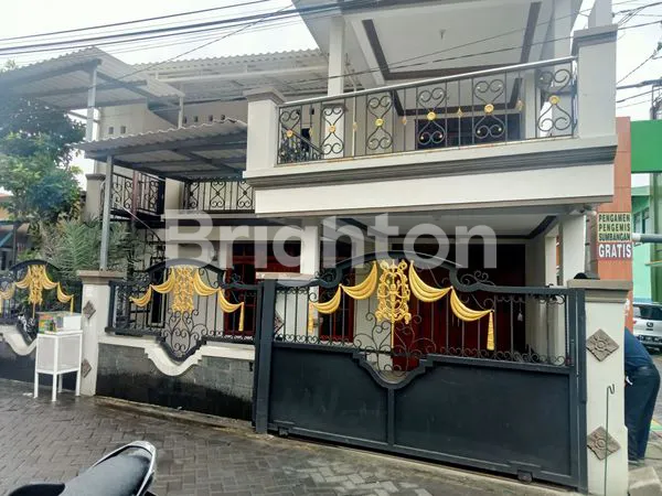 image RUMAH HOOK 2 LANTAI DI KEDURUS SURABAYA (5)