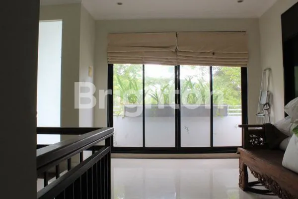 image VILLA WESTWOOD PAKUWON CITY SEMI FURNISED (6)