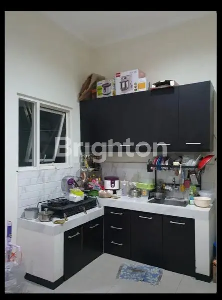 image RUMAH MUNGIL MINIMALIS BANGUNAN BARU SEMI FURNISED 2 LANTAI NEGO  (2)