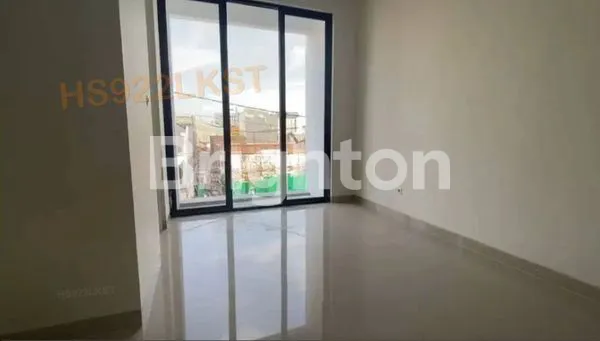 image RUMAH 2 LANTAI LEBAK ARUM, BARU GRESS MODERN SIAP UNTUK HUNI (6)