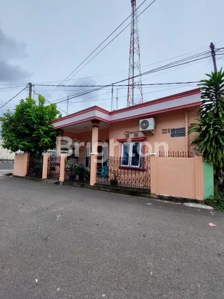 image CANTIK LOKASI STRATEGIS TENGAH KOTA (1)