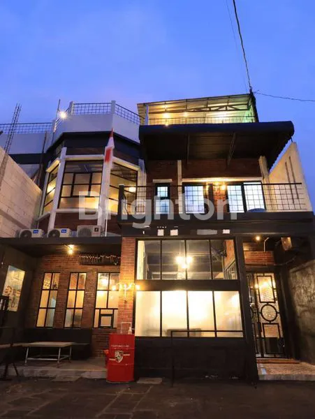 image RUMAH KOST EKSKLUSIF 3 LANTAI DI UTARA JOGJA BAY (1)