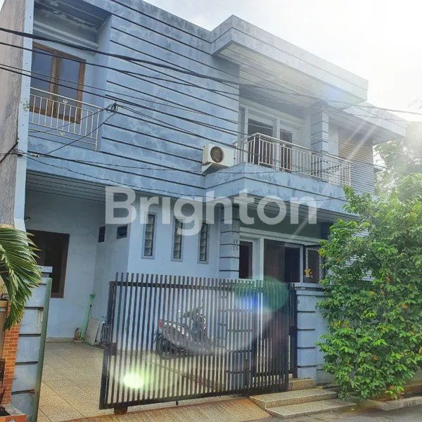 image RUMAH HARAPAN INDAH SUDAH RENOVASI SANGAT SIAP HUNI LOKASI STRATEGIS BEBAS BANJIR LINGKUNGAN RAPIH ROW JALAN BESAR (1)