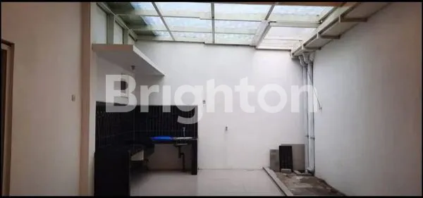 image RUMAH 2 LANTAI CANTIK BERSIH NYAMAN (5)