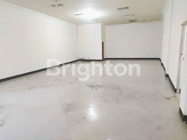 image RUKO LOKASI STRATEGIS DI MAINROAD INGGIT GANARSIH (CIATEUL) BANDUNG (1)