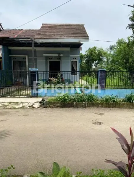 image RUMAH DI LOKASI PERUMAHAN STRATEGIS DEKAT TOL (1)