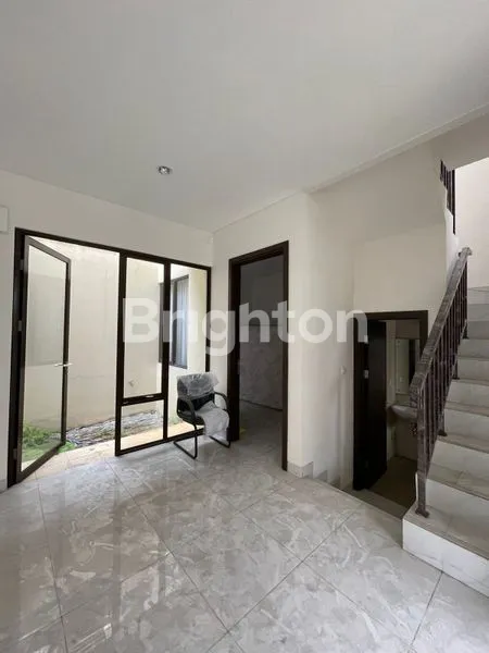image RUMAH SIAP HUNI KAWASAN LAVON SWAN CITY TANGERANG (2)