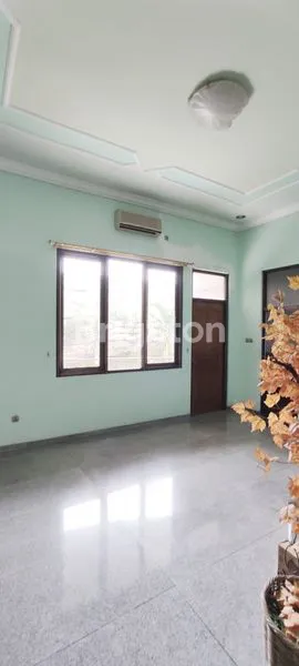 image RUMAH MEWAH, BEKAS TOKO EMAS, NOL JALAN MERDEKA, BLITAR (3)