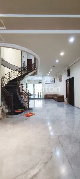 RUMAH MEWAH, BEKAS TOKO EMAS, NOL JALAN MERDEKA, BLITAR