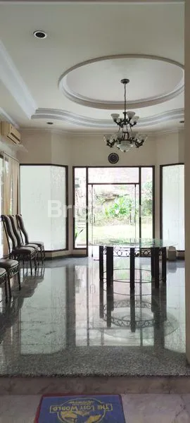 image RUMAH MEWAH, BEKAS TOKO EMAS, NOL JALAN MERDEKA, BLITAR (7)