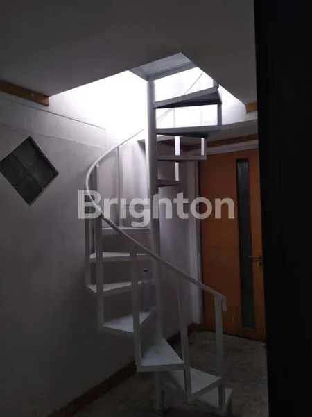 image RUKO 5 LANTAI SIAP HUNI LOKASI STRATEGIS DAN KOMERSIAL COCOK UNTUK USAHA DI HR MUHAMMAD (6)