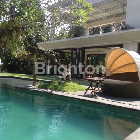 image VILLA LAHAN BESAR VIEW SAWAH DAN HUTAN (3)