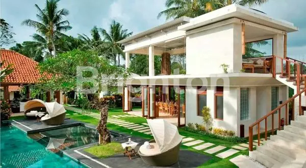 VILLA LAHAN BESAR VIEW SAWAH DAN HUTAN